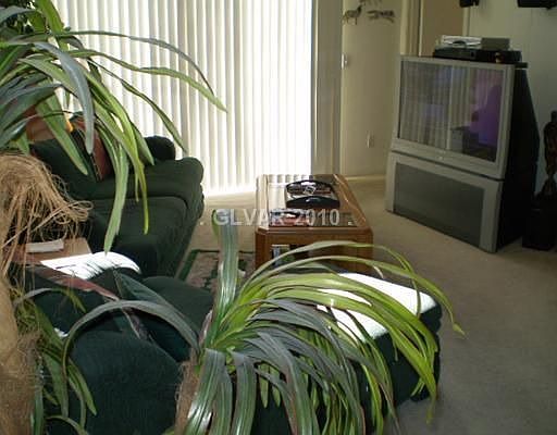 4th image of 2415 Tropical Sands Ave
