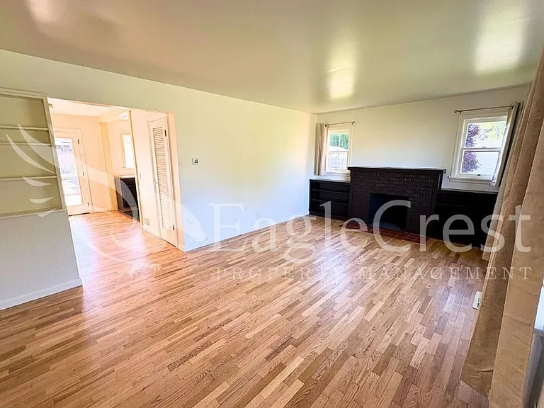 1339 Modoc St — Photo 10