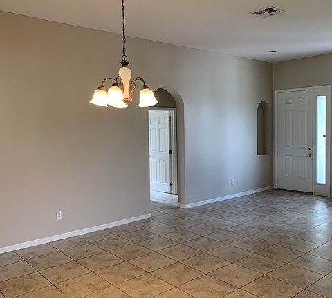3rd image of 1905 Acacia Dr
