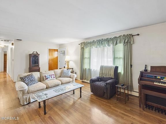 4th image of 415 N Lake Shore Drive