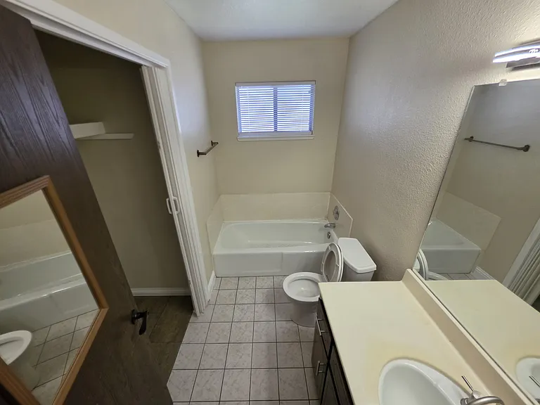 1144 Porter Ave — Photo 13