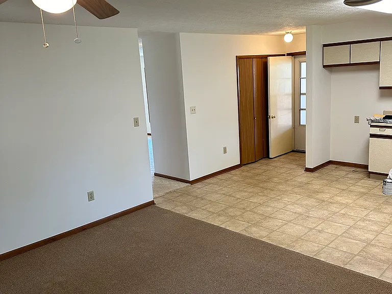 548 Flanders Ave — Photo 3
