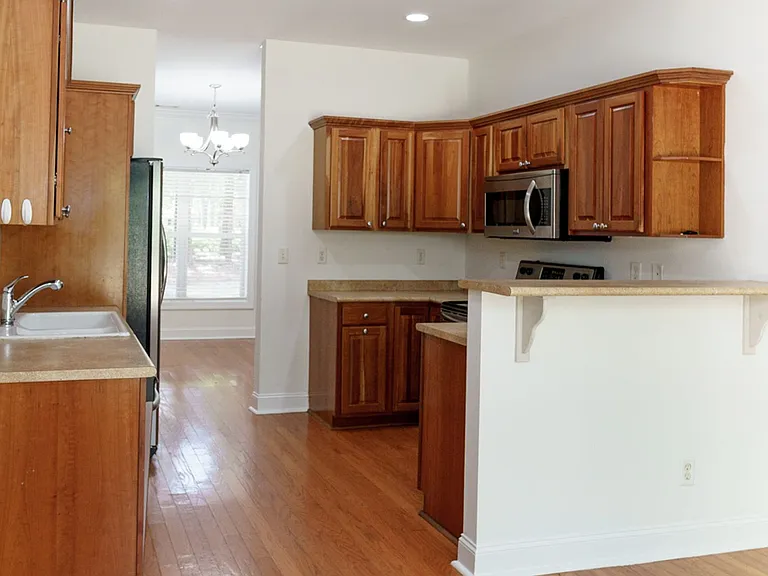 49 Thomas Sumter St — Photo 6