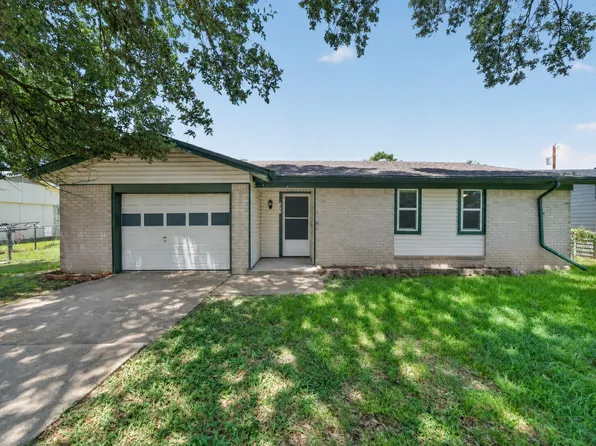 2461 Lisa St, Grand Prairie, TX 75051