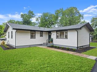 100 Pier Ln, Fairfield Twp., NJ 07004