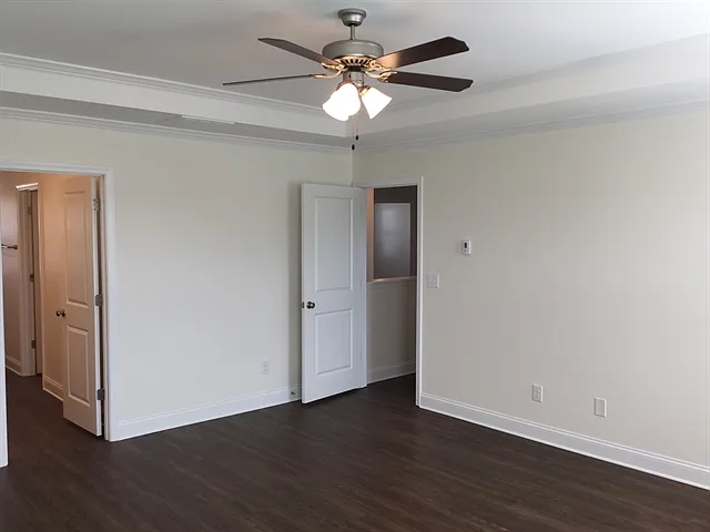 5 bed, 3.0 bath, 2400 sqft, $2,630 — Photo 3