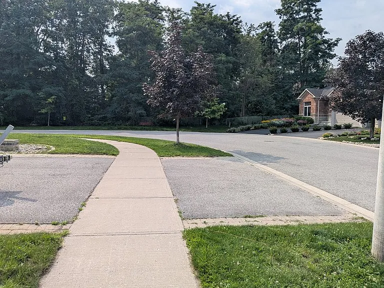 203 Bishop Dr — Photo 12