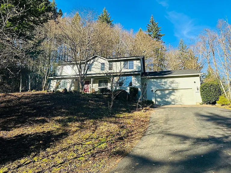 18820 NE Sunrise Ln — Photo 2