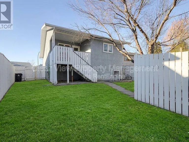 15 Assiniboia Way W #BASEMENT — Photo 1
