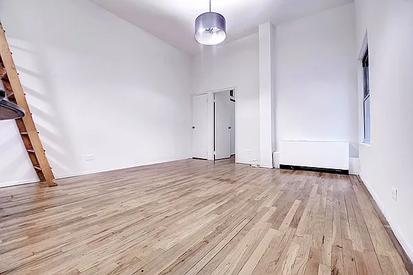 Rented by Urbane Brokerage | media 14