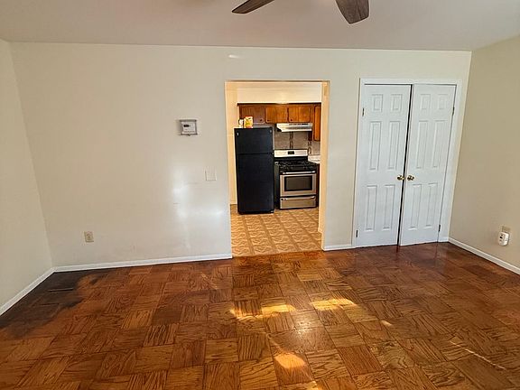 3rd image of 131 Glenwood Ave Floor 1