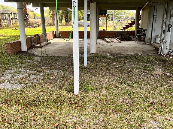 5th image of 818 Swan Point Lagoon
