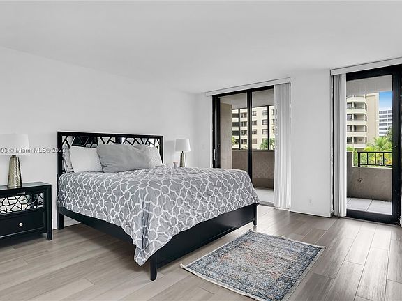 5th image of 251 Crandon Blvd APT 309