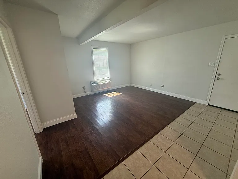 312 W Rentz St #89 — Photo 9