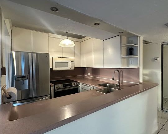 4th image of 4837 Avenue Isla Verde #1104