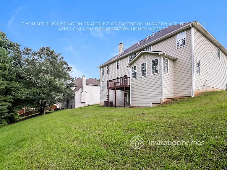 6658 Point Of Woods Dr — Photo 18