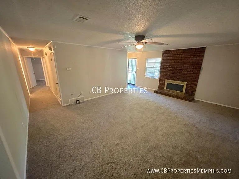 2219 Goldbrier Ln — Photo 8