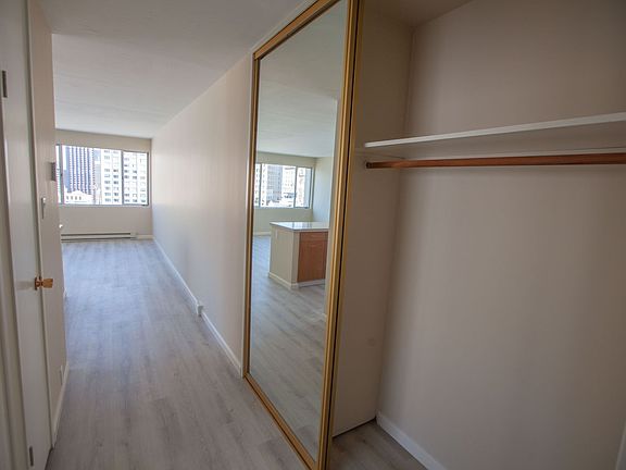 3rd image of 1001 Pine St Unit 1210