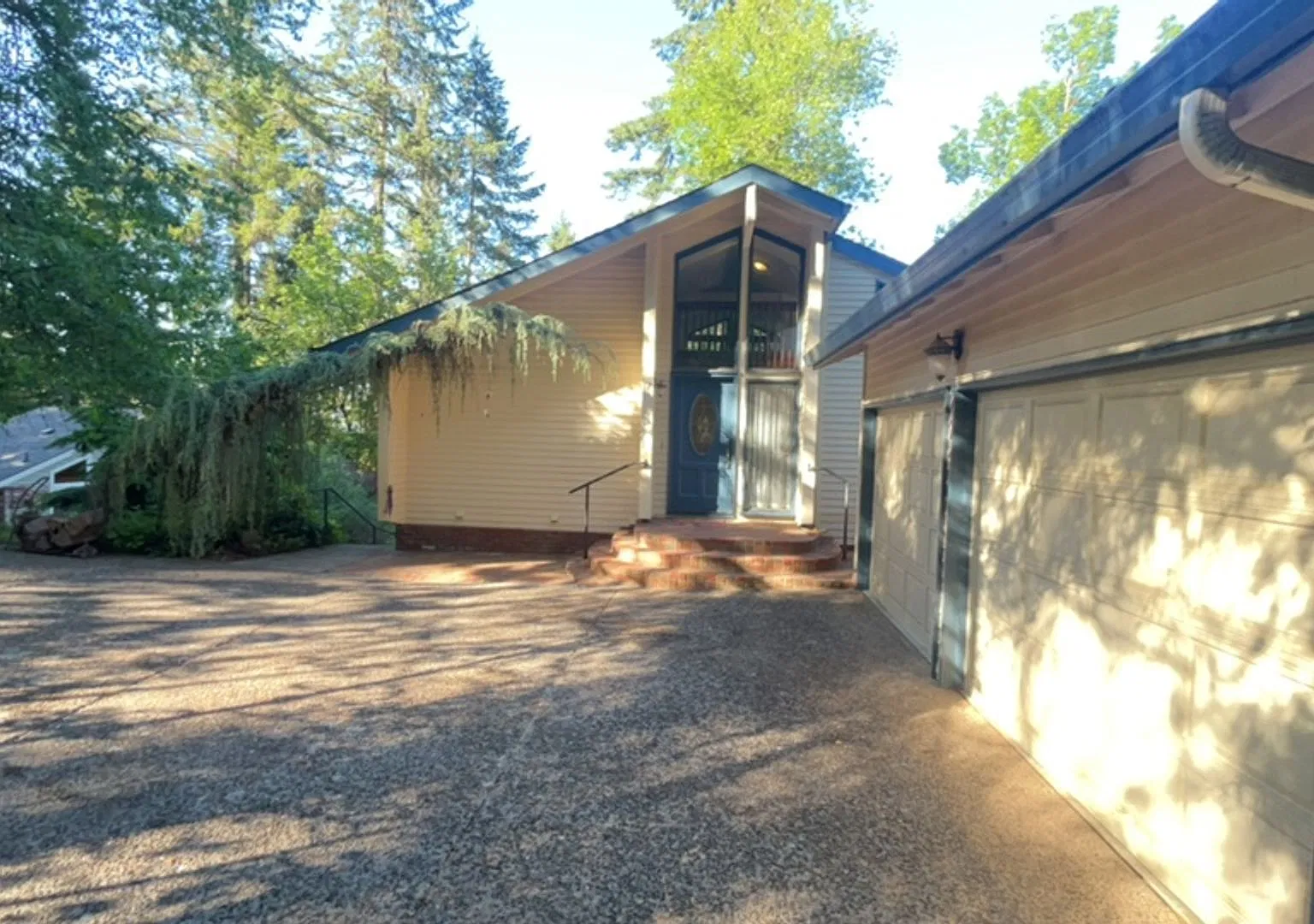 Luxury Hillside Retreat with City Views 3 Bed / 3 Bath + Loft on Expansive Double Lot — Photo 1
