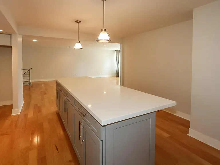 1580 E Sunnyside Ave — Photo 8