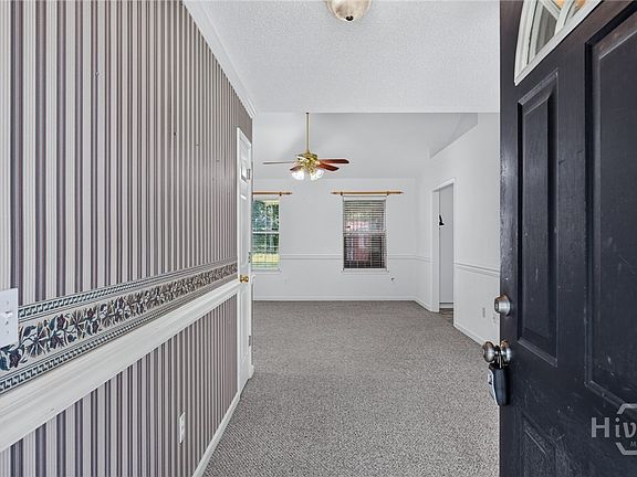 3rd image of 106 Woodbury Lane