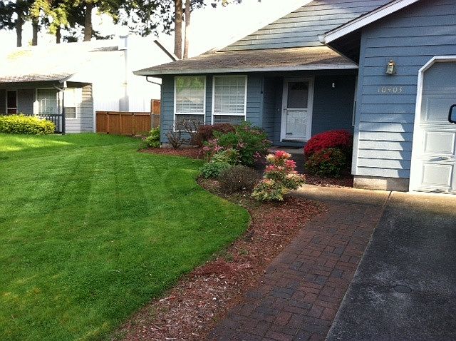 1st image of 10403 NE 88th St