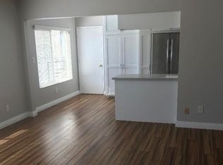 1147 11th St, Manhattan Beach, CA 90266
