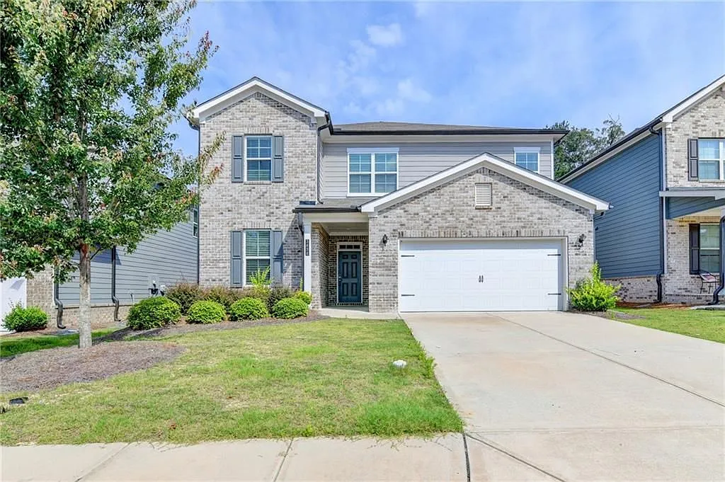 5 bed, 4.0 bath, 2833 sqft, $2,900 — Photo 2
