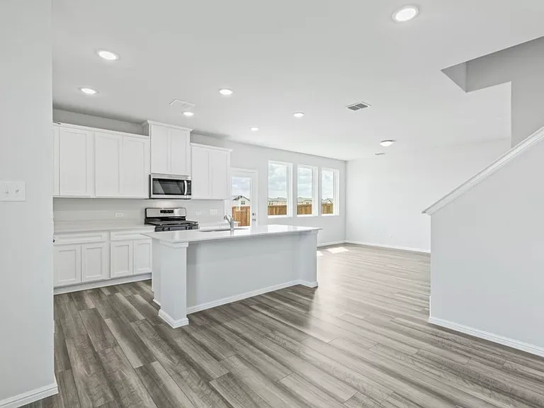 1328 Middlebrooks Dr — Photo 4