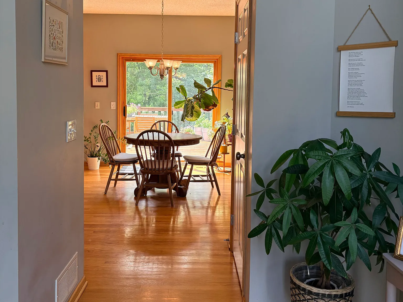 4 bed, 2684 sqft, $3,250 — Photo 3
