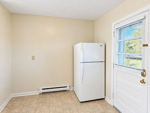 3rd image of 70 Pleasant Hill Rd