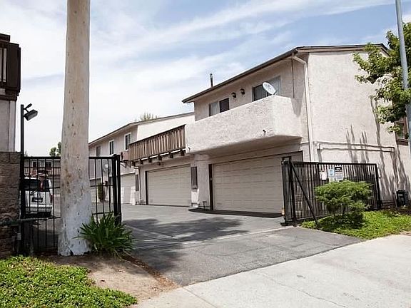 2nd image of 829 E Acacia Ave APT B