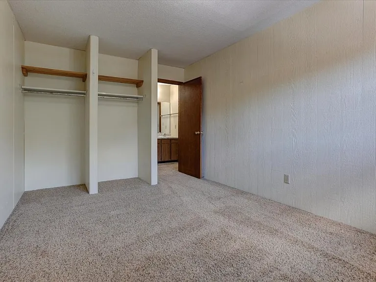 1703 S Broadway St — Photo 29