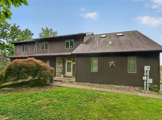 10 Shade Rd, Oley, PA 19547