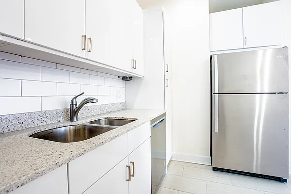 Rented by Compass | media 13