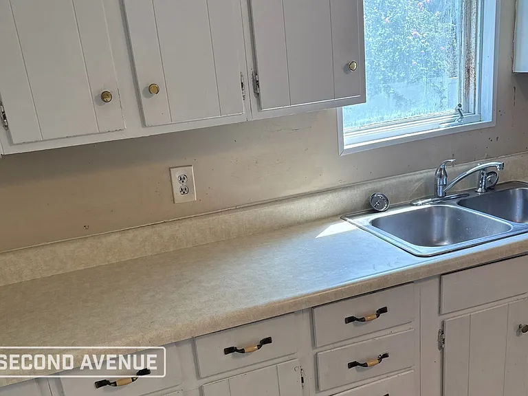 1111 Hayes Ave — Photo 5
