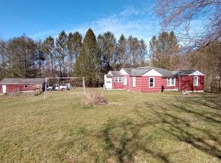 158 Ogden St, Mount Hope, WV 25880