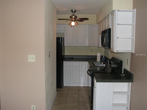 4th image of 405 Georgetown D Dr