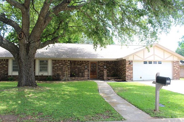 1st image of 211 Candice Dr