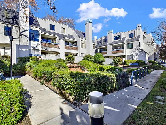 3rd image of 2218 River Run Dr Unit 110