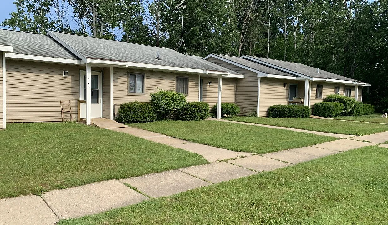 1 bed, $939 — Photo 1