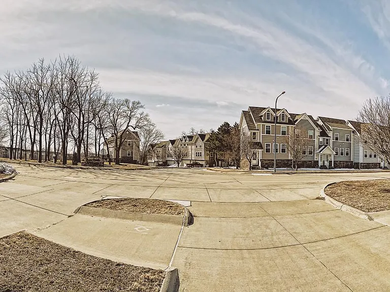 6035 N 167th Ct — Photo 24