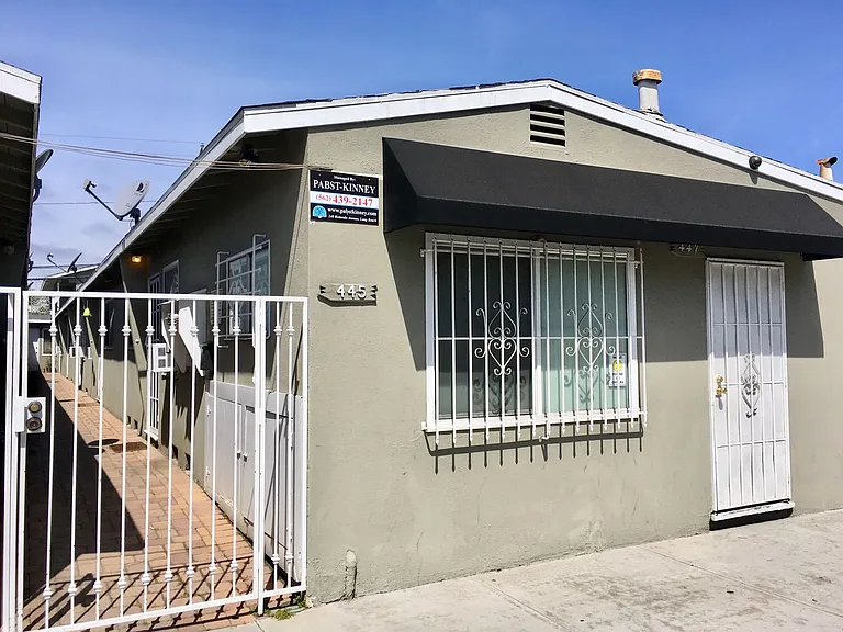 445RE — Photo 1