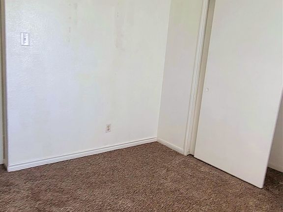 5th image of 2604 Woodlands Dr
