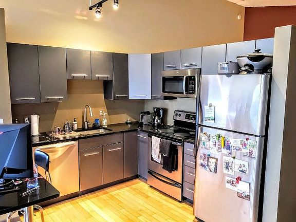 2nd image of 2200 Arch St Floor 2