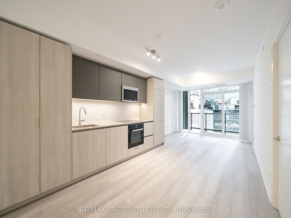 1st image of 400 King St W #610