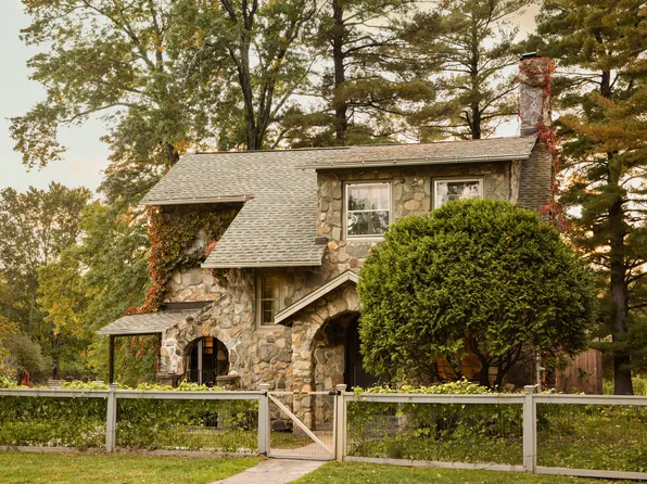 23 Library Ln, Woodstock, NY 12498