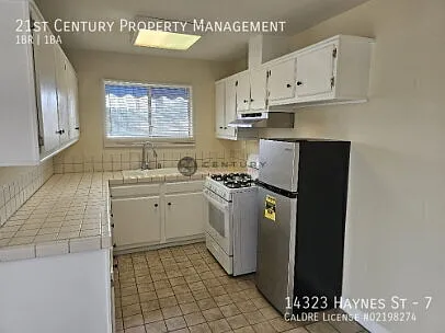 14323 Haynes St #7 — Photo 5