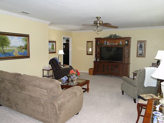 4th image of 1409 Ainslee St