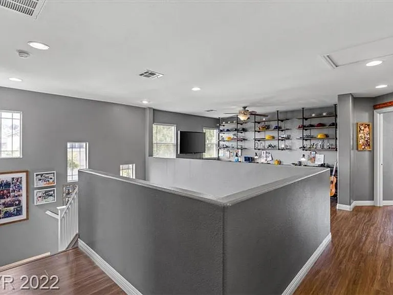 7725 Donner Peak St — Photo 3